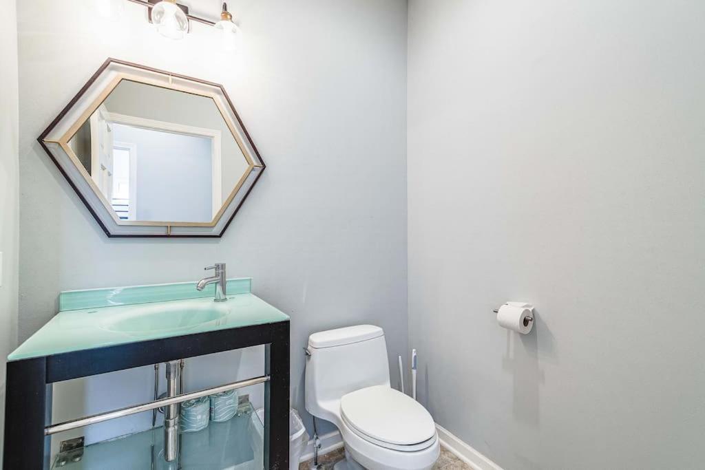 Eclectic Stylish And Cozy Milwaukee Unit Villa Екстериор снимка