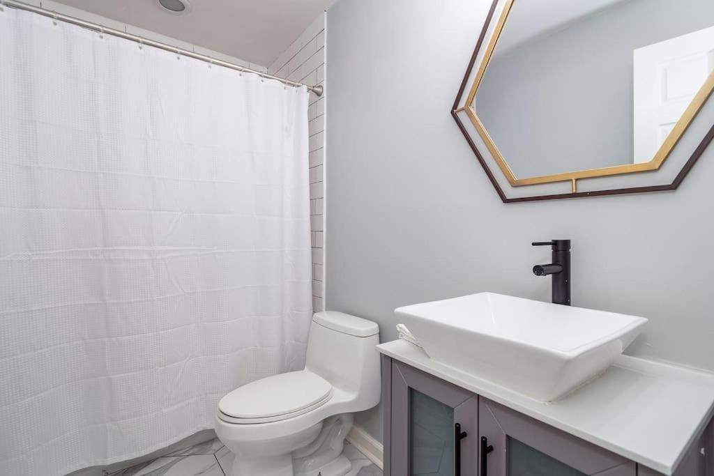 Eclectic Stylish And Cozy Milwaukee Unit Villa Екстериор снимка