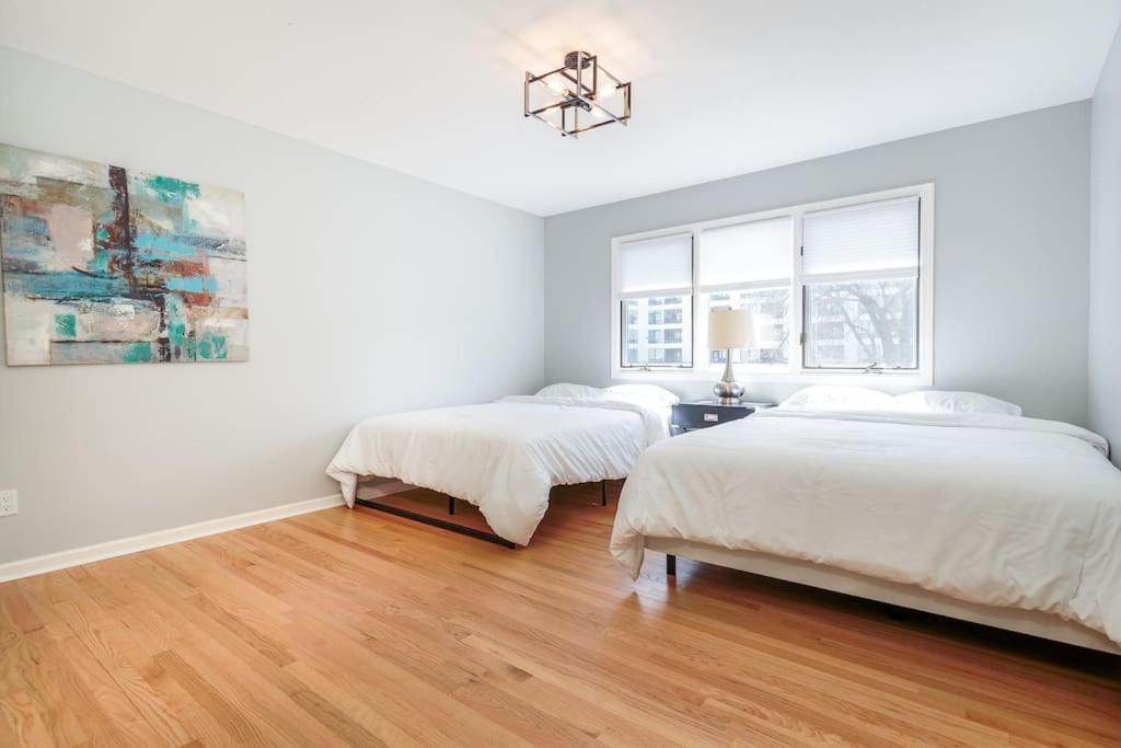 Eclectic Stylish And Cozy Milwaukee Unit Villa Екстериор снимка