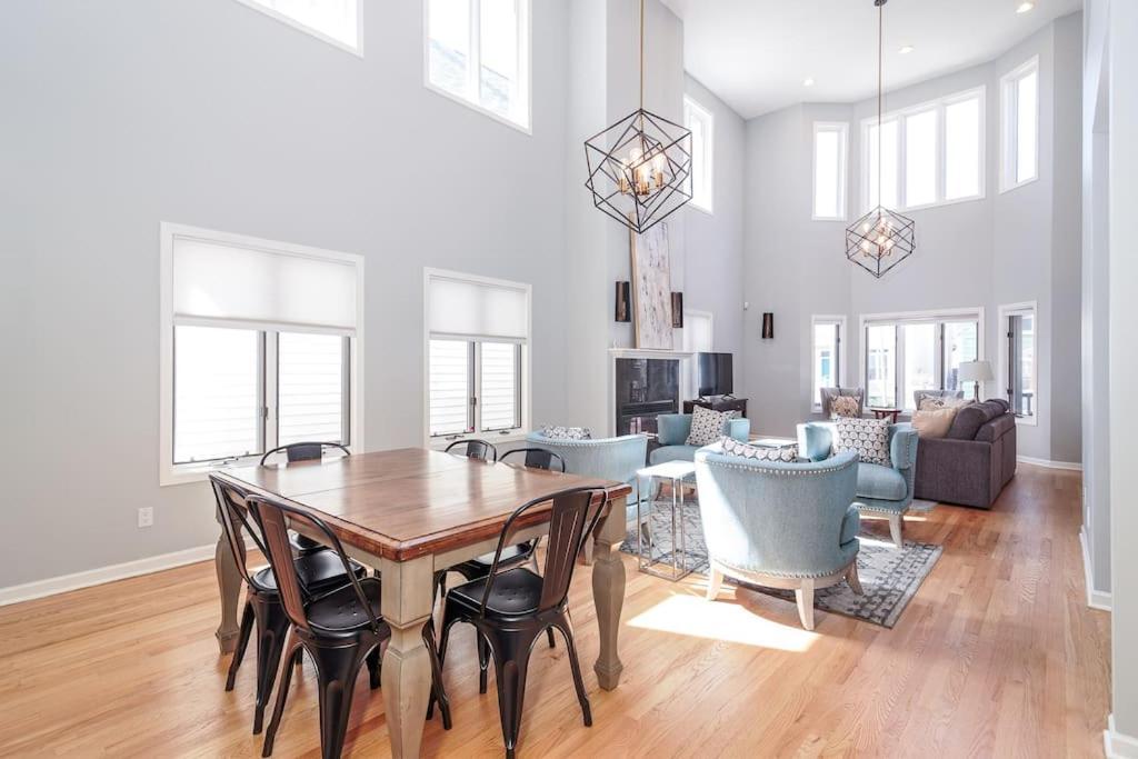 Eclectic Stylish And Cozy Milwaukee Unit Villa Екстериор снимка