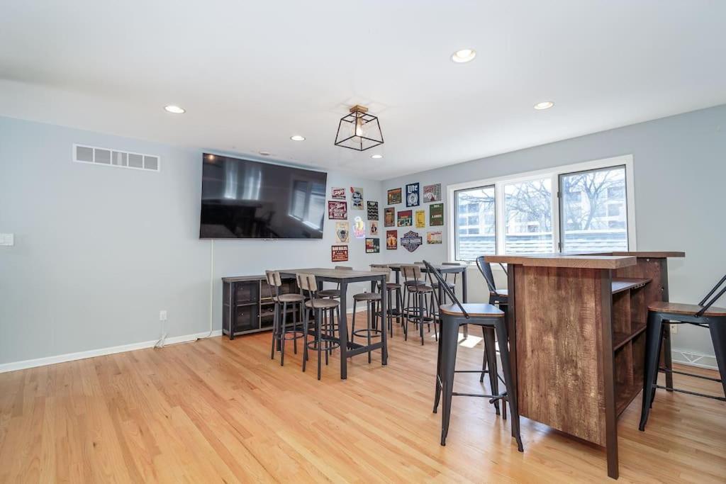Eclectic Stylish And Cozy Milwaukee Unit Villa Екстериор снимка