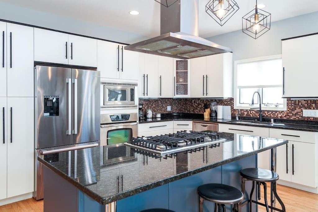Eclectic Stylish And Cozy Milwaukee Unit Villa Екстериор снимка